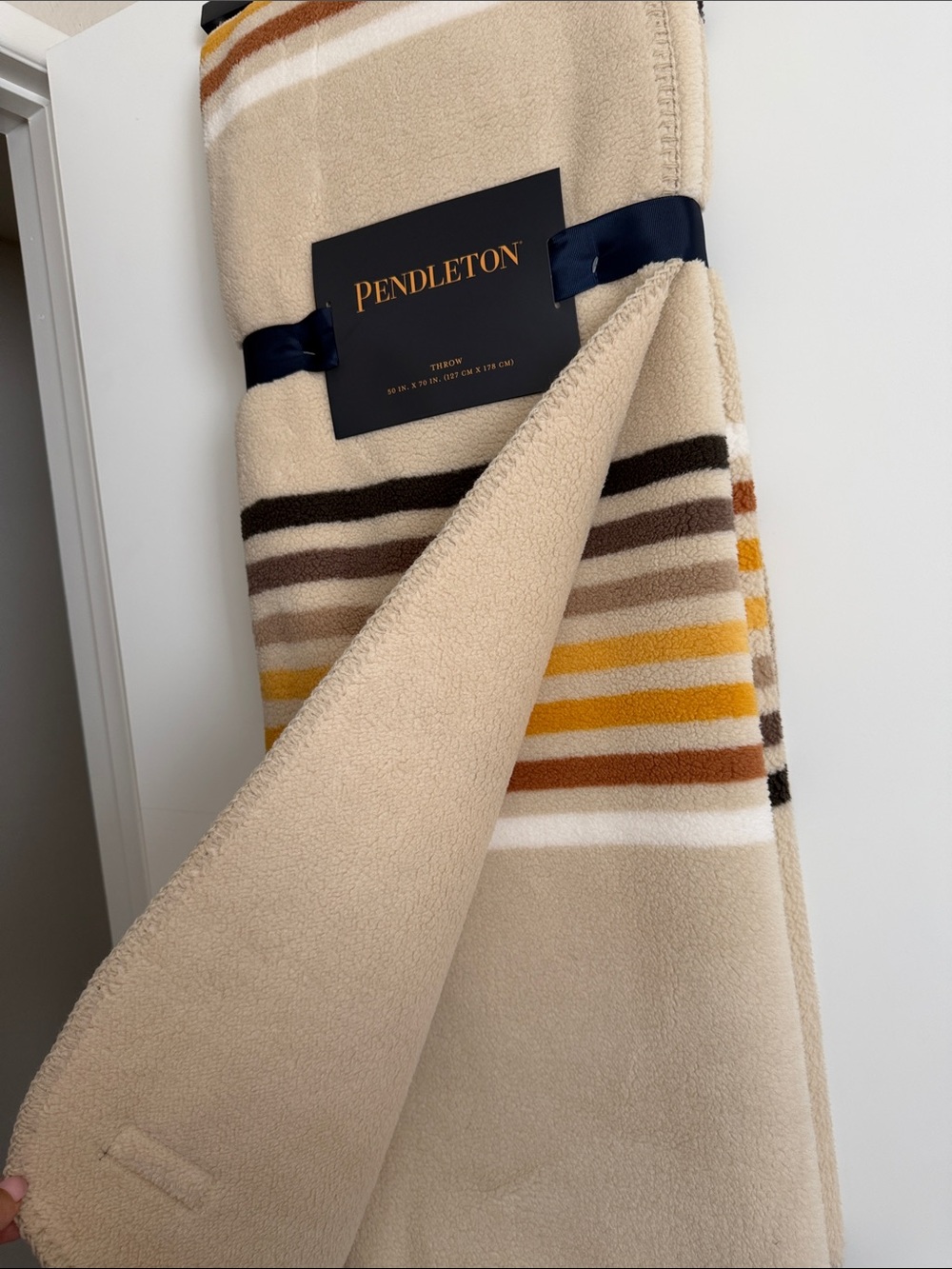 NWT Pendleton Fleece Throw Blanket - Picture 5 of 5